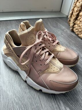Women’s Neutral Pink and Beige Casual Sneakers